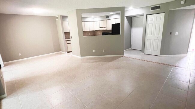 Building Photo - 5600 Coach House Cir