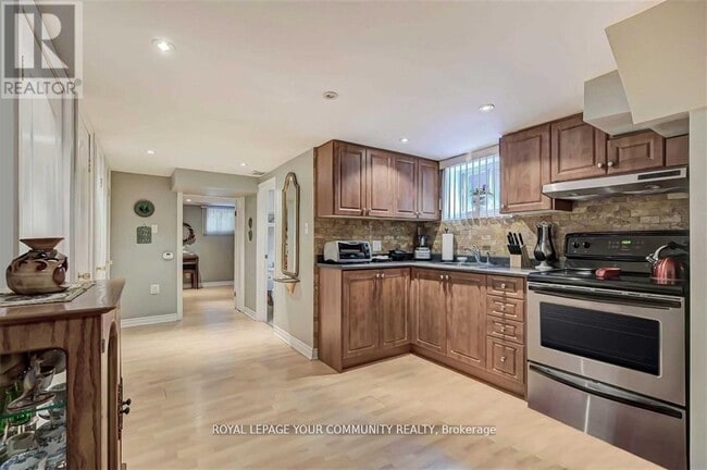 Building Photo - 95 Lilian Dr