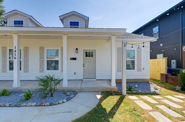 Foto del edificio - Pre-Leasing for the 26-27 School Year! - N...