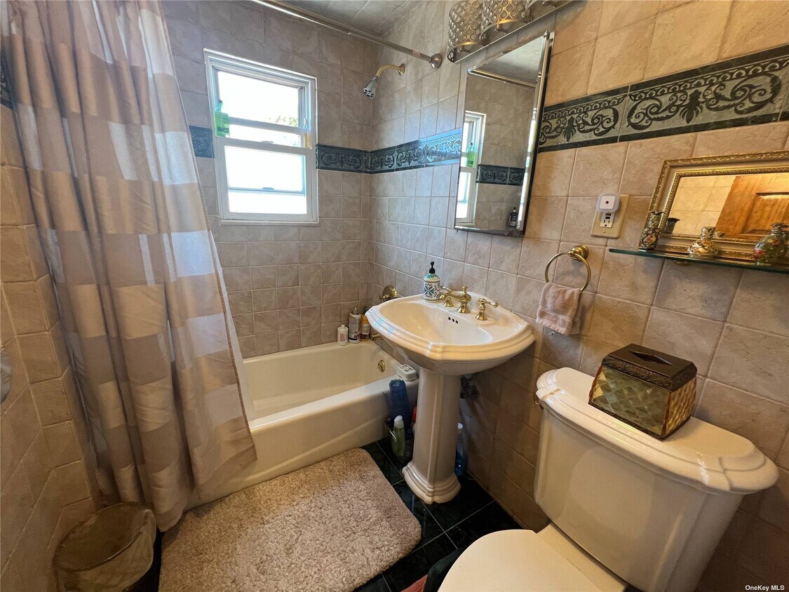 21411 Hillside Ave Unit 2, Queens Village, NY 11429 Room for Rent in