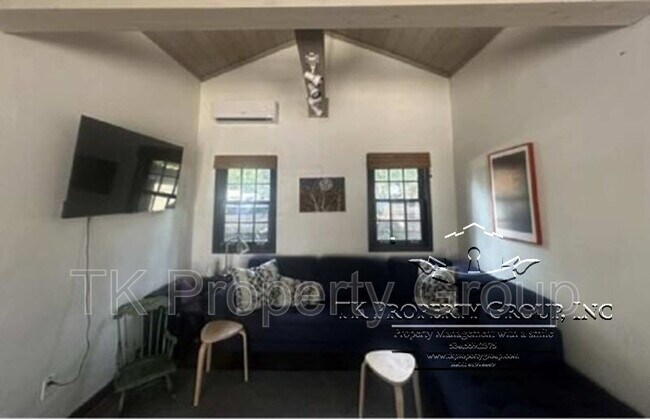 Foto del edificio - 11209 McCourtney Rd