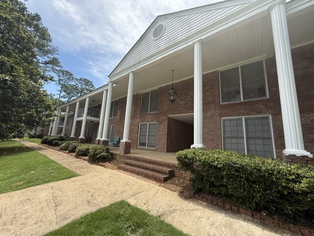 Building Photo - Colonial Arms Apartments