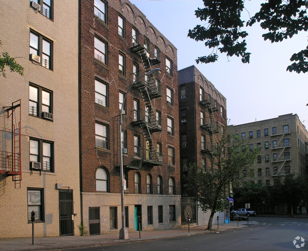 Foto del edificio - 3063 Godwin Ter