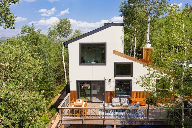 Foto del edificio - 145 N Ridge Ln