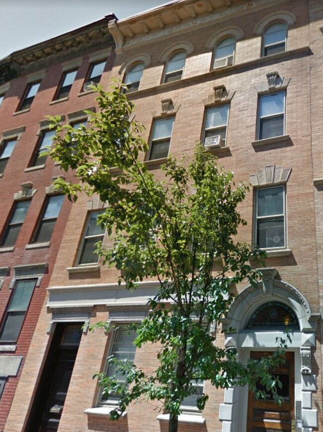 Building Photo - 89 West Cedar St