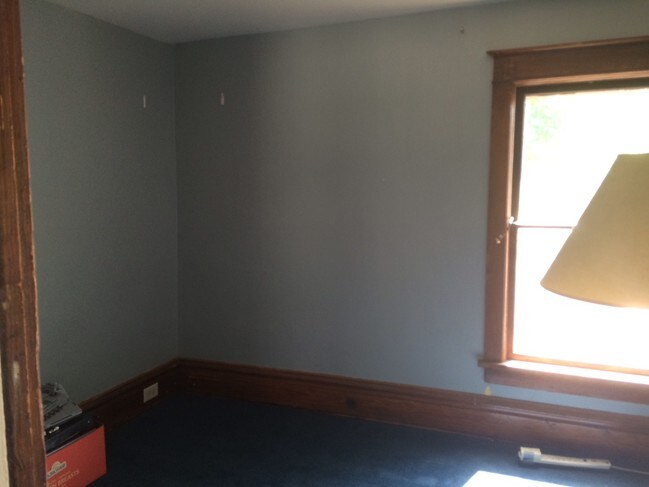 Building Photo - 128 Rock St