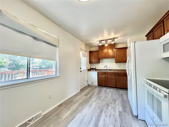 Building Photo - 1302 Quivira Dr