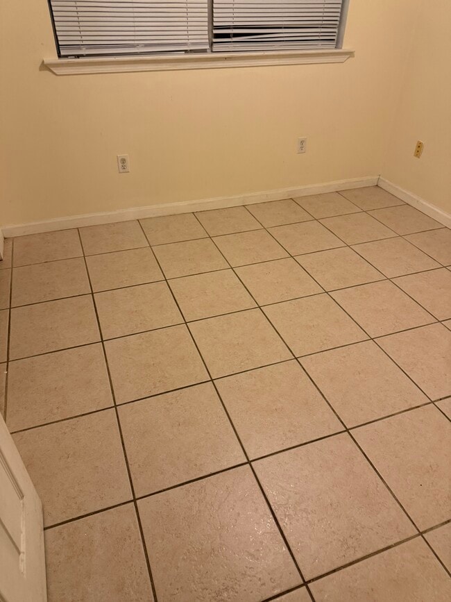 Building Photo - 209 Cougar Dr