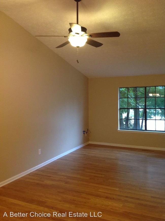Building Photo - 10080 Piney Ridge Walk