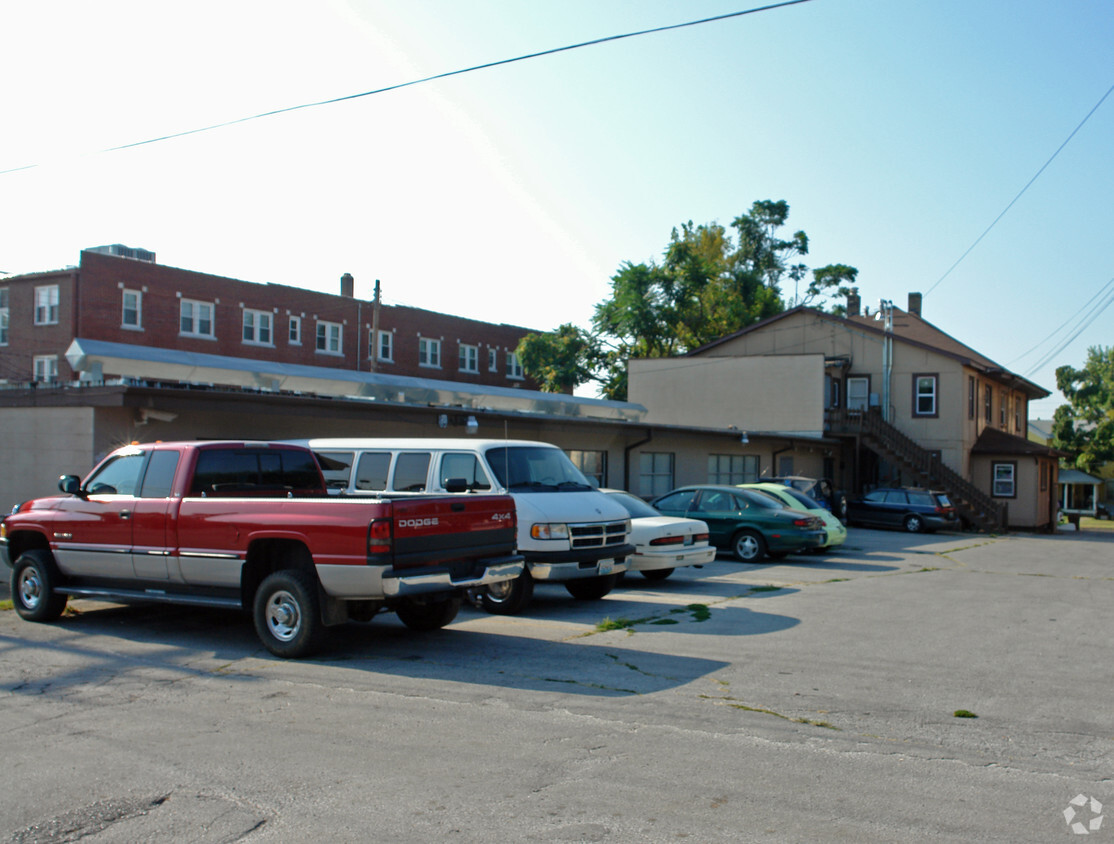 Building Photo - 511 Cherry St