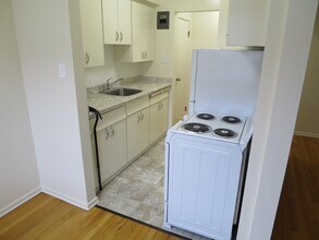 Building Photo - 2150 Cadboro Bay Rd