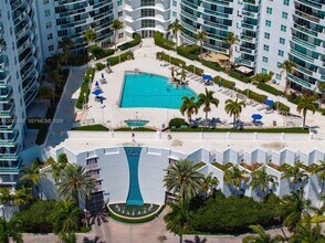 Building Photo - 7900 Harbor Island Dr