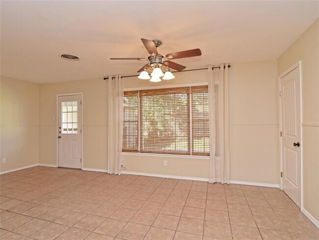 Foto del edificio - 5300 Middale Ln