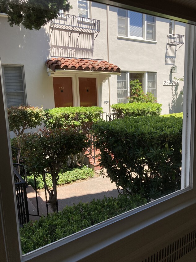 Front entrance - 271 Wayne Ave