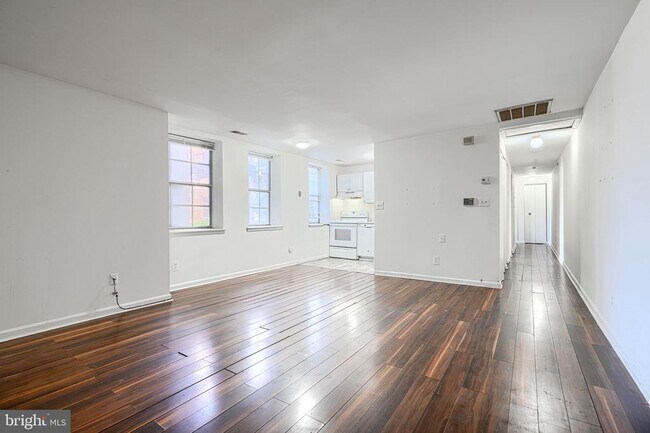 Foto del edificio - 3321 Liberty Heights Ave