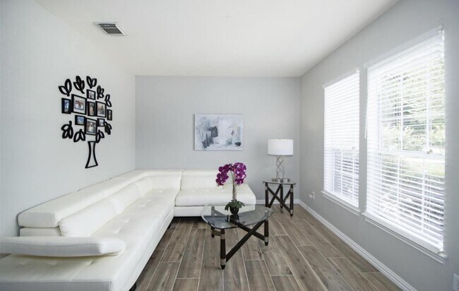 Foto del edificio - 25507 Lyon Springs Ct