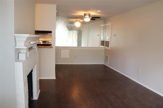 Foto del edificio - 766 Memorial Mews St