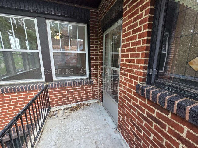 Foto del edificio - 4956 Holly Hills Ave