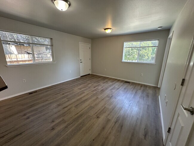 Foto del edificio - 1205 N Hartman St