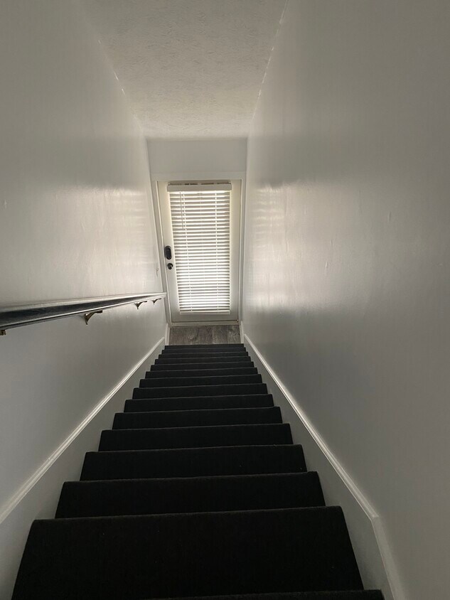 Entrance stairway - 6646 Gary Rd