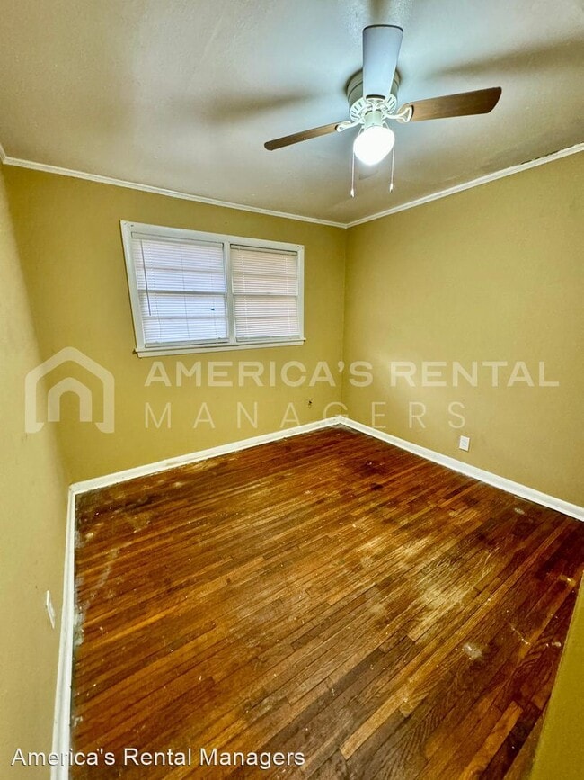 Building Photo - 3 br, 1 bath House - 622 6th Street