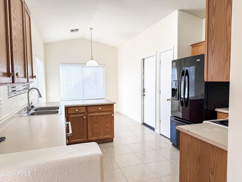 Foto del edificio - 5410 W Sands Rd