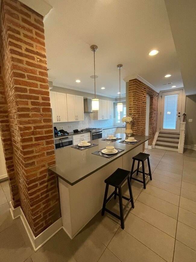 Kitchen - 2104 Cambridge St