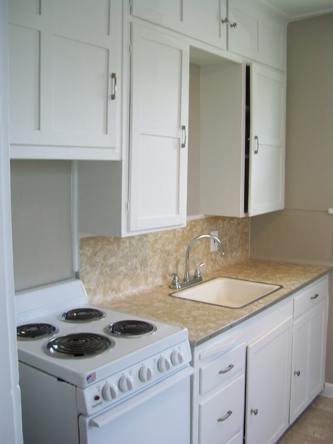 Building Photo - 303 2nd Ave W