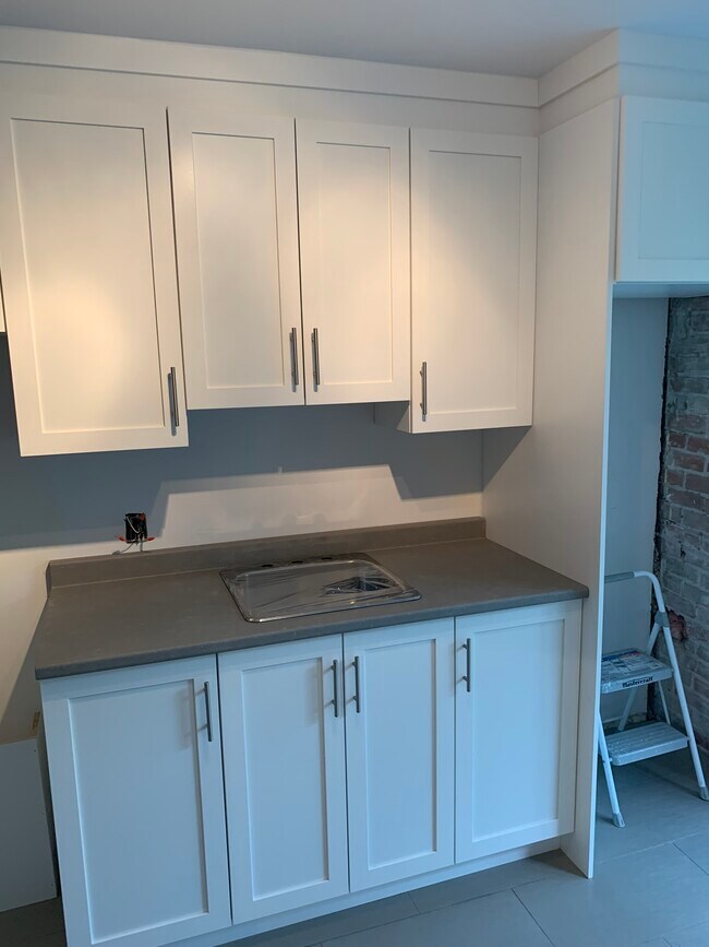 Building Photo - 2364 Av Des Érables