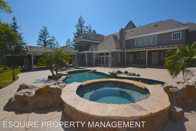 Building Photo - 6952 Solano Verde Dr