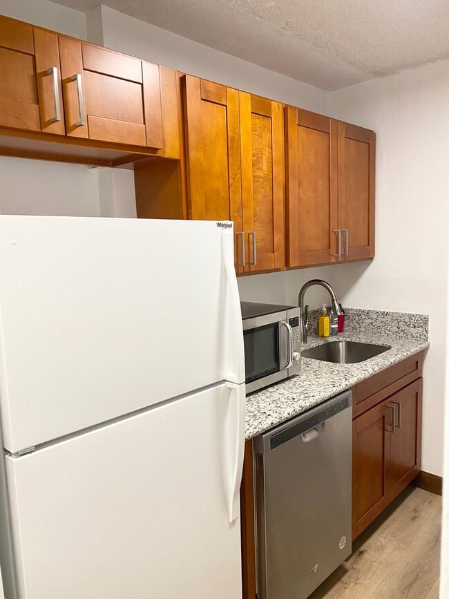Foto del edificio - Pearlridge Gardens & Tower:1 Bdrm 1 Bath Condo Apt w/ 1 Open Pkg