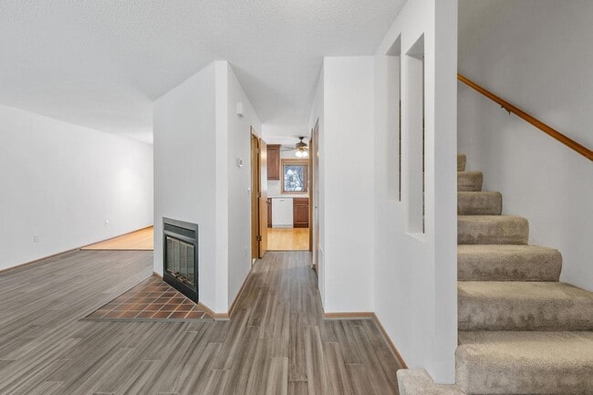 Building Photo - 232 3rd Ave NE
