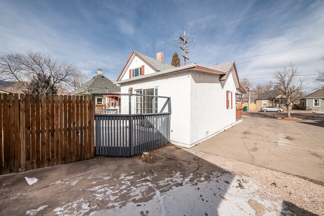 Foto del edificio - 27 W Las Animas St