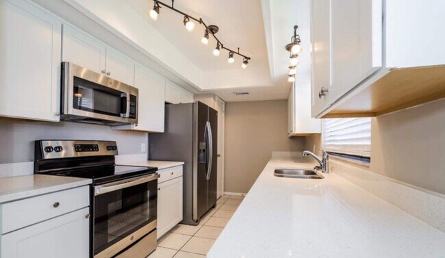 Foto del edificio - 1659 Sunburst Way