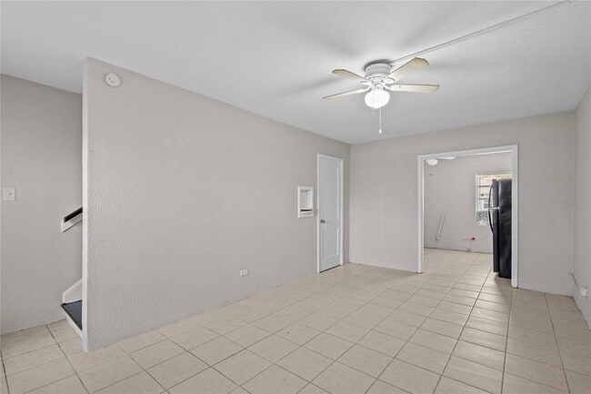 Building Photo - 818 3rd St N