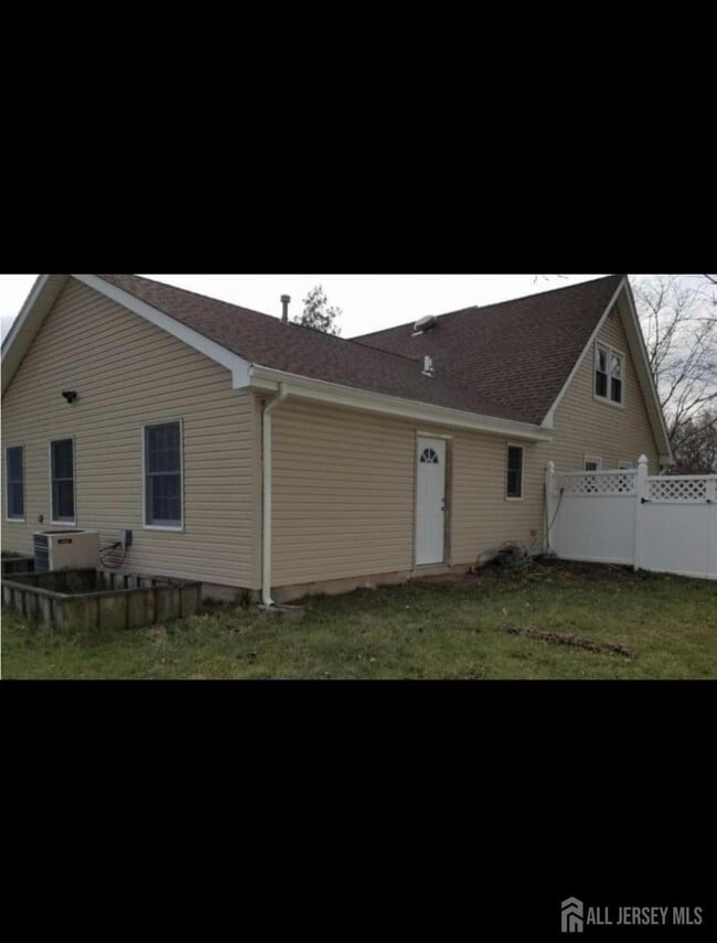 Foto del edificio - 55 Johnson Rd