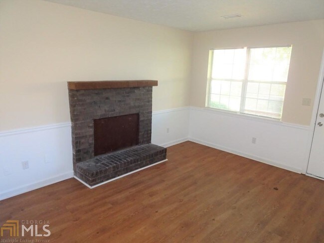 Foto del edificio - 1745 Hunting Creek Dr SE