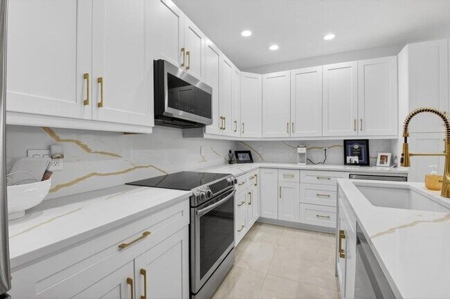 Foto del edificio - 5022 NW 16th Way