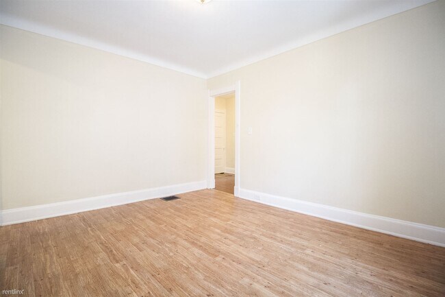 Building Photo - 2 br, 1 bath Duplex - 149 University Blvd ...