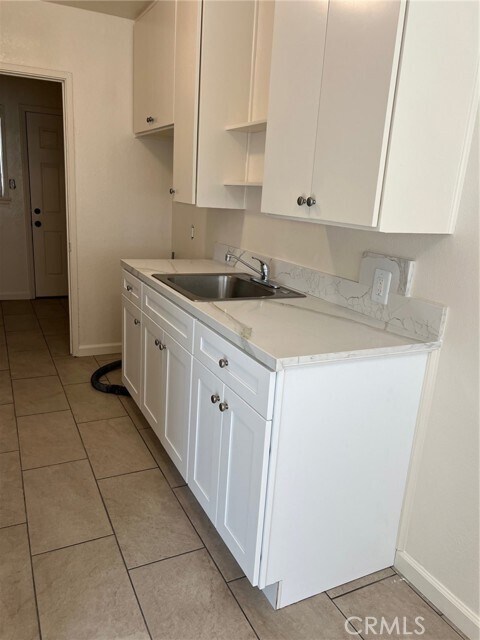 Foto del edificio - 635 W 17th St