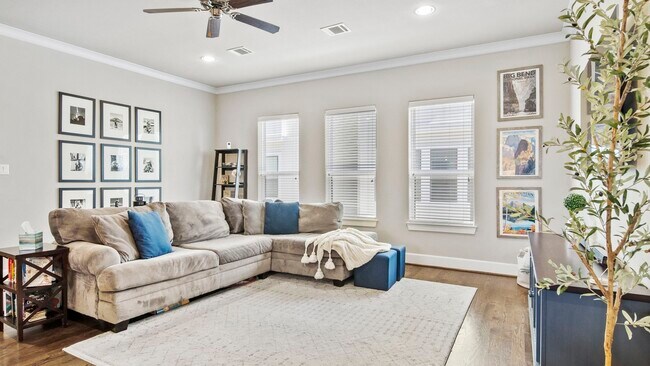 Foto del edificio - 833 Wakefield Dr