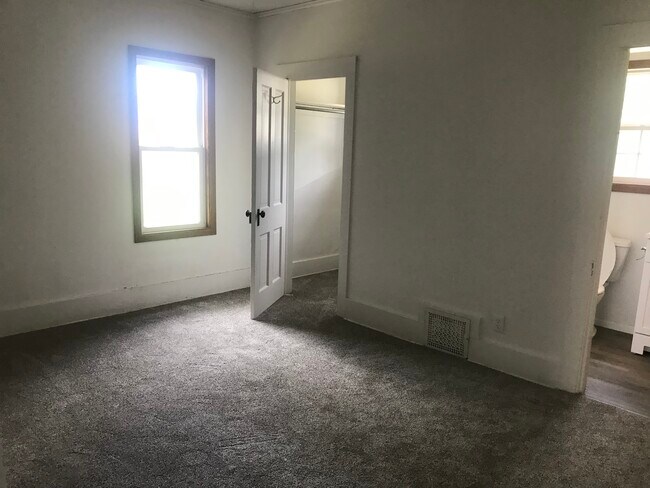 Foto del edificio - 208 N Mandan St