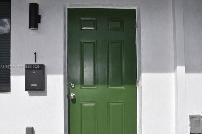 Foto del edificio - 900 NW 8th Ave