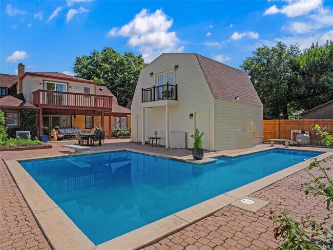 Foto del edificio - 212 Edgemere Ct