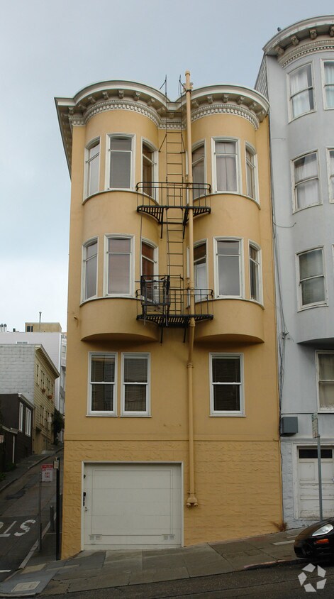 Building Photo - 2 Genoa Pl