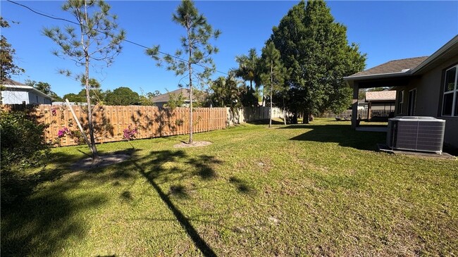 Foto del edificio - 1650 Quaker Ln