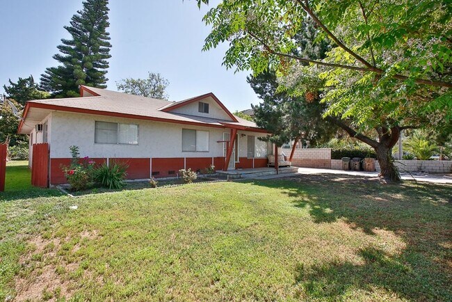 Building Photo - 13062 Safford St