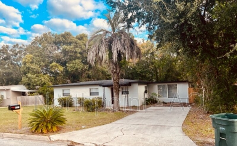 Primary Photo - 8951 MacArthur Ct S