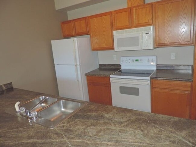Building Photo - $1450 | 2 Bedroom, 2 Bathroom Condo | Pet Friendly | Available for August 1st, 2026 Move In!