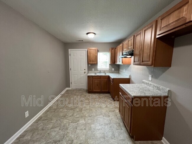 Building Photo - 2428 Vollintine Ave